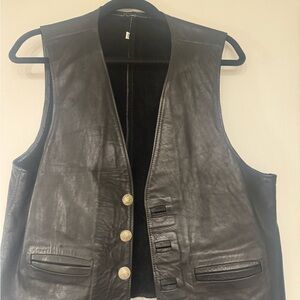 Men’s size 44 blackk leather vest with intricate buttons